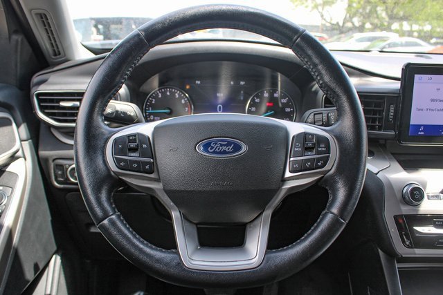 Used 2022 Ford Explorer XLT w/ Equipment Group 202A image 25