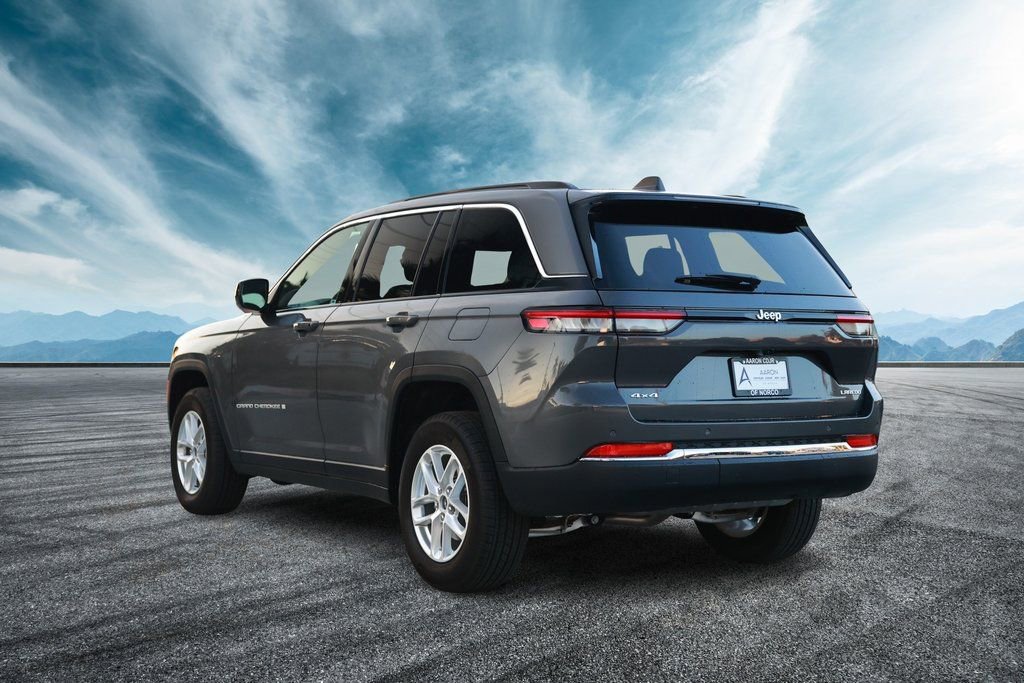 New 2025 Jeep Grand Cherokee Laredo X w/ Trailer Tow Package image 2