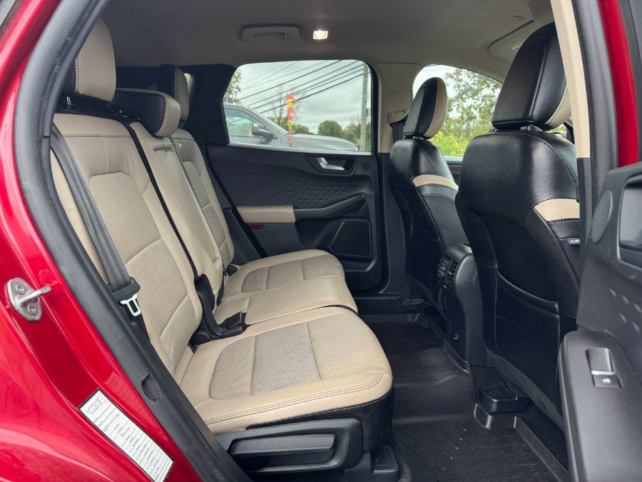 Used 2020 Ford Escape Titanium AWD/4WD image 18