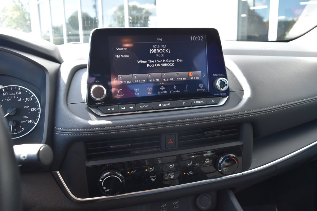 Used 2024 Nissan Rogue S FWD image 15