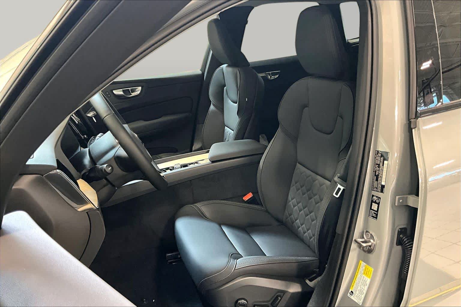 New 2026 Volvo XC60 T8 Plus w/ Protection Package Premier AWD/4WD image 13