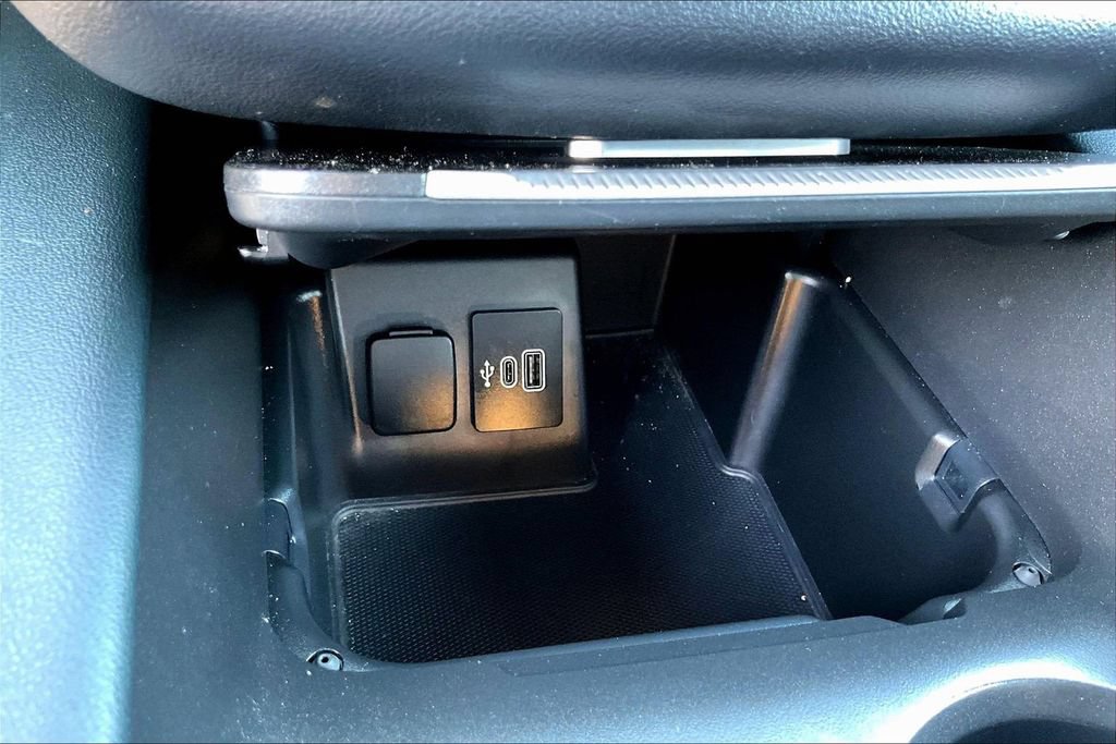 Used 2025 Ford Explorer ST-Line w/ Premium Package RWD image 18
