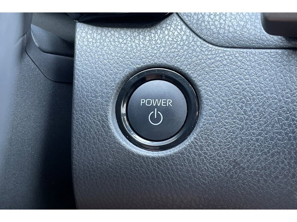 Used 2025 Toyota Camry SE w/ Convenience Package FWD image 32
