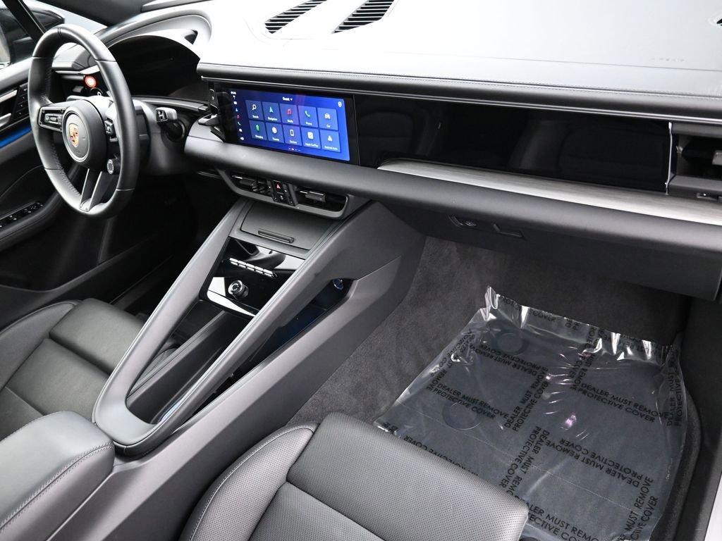 Certified 2025 Porsche Macan 4S Electric image 31