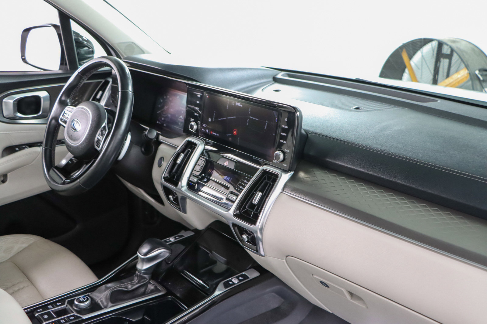 Used 2021 Kia Sorento SX image 28