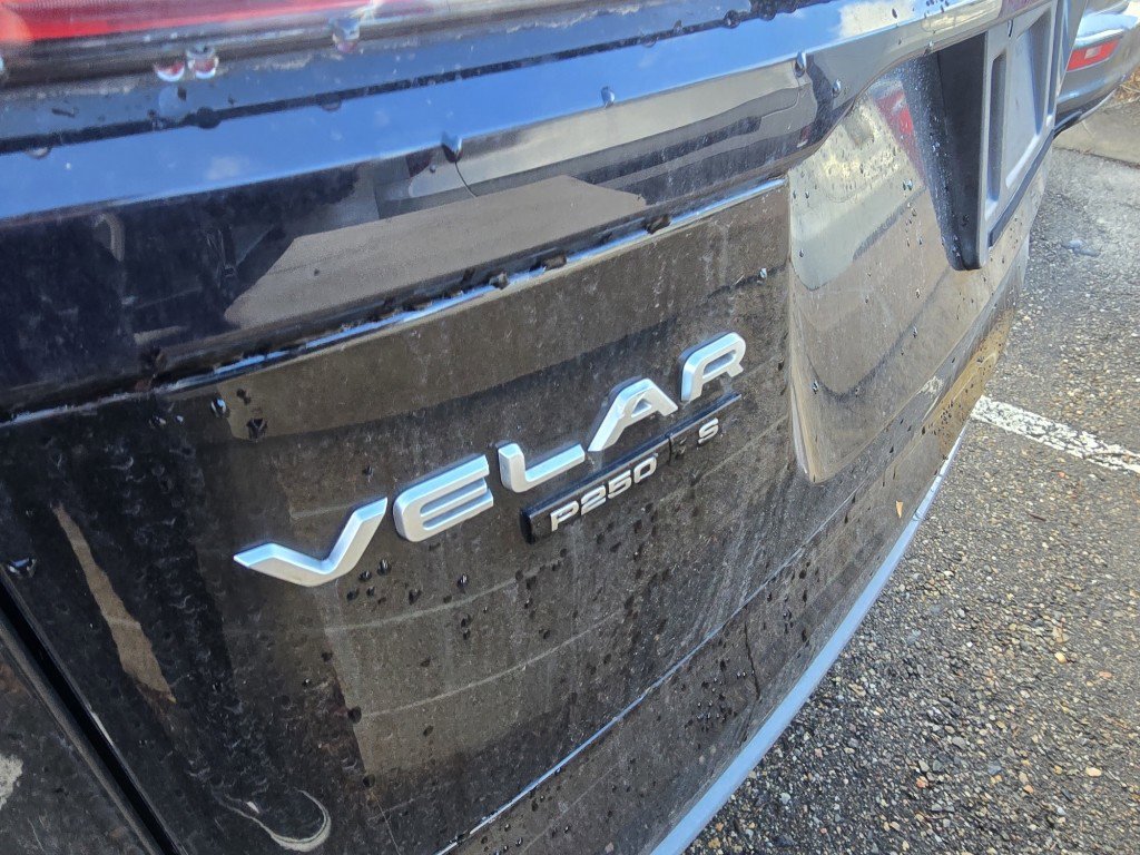 Used 2018 Land Rover Range Rover Velar S image 10