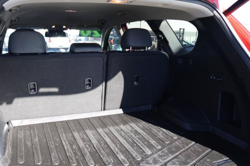 Used 2020 Hyundai Santa Fe SEL w/ Convenience Package FWD image 11