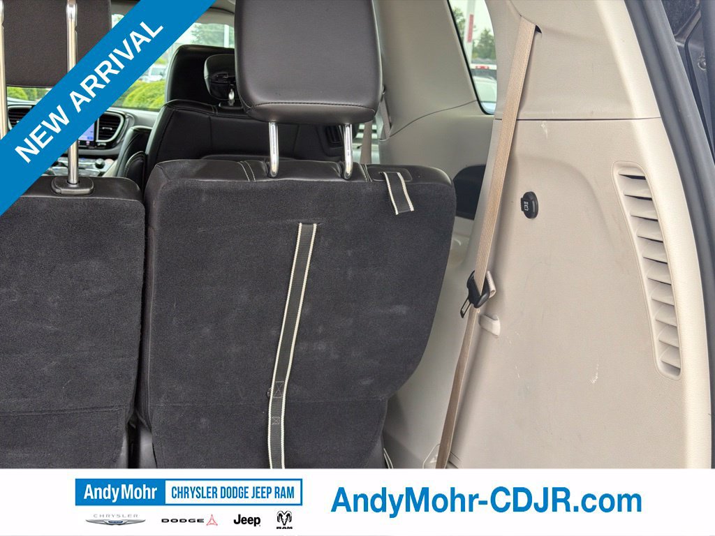 Used 2024 Chrysler Pacifica Touring-L FWD image 23
