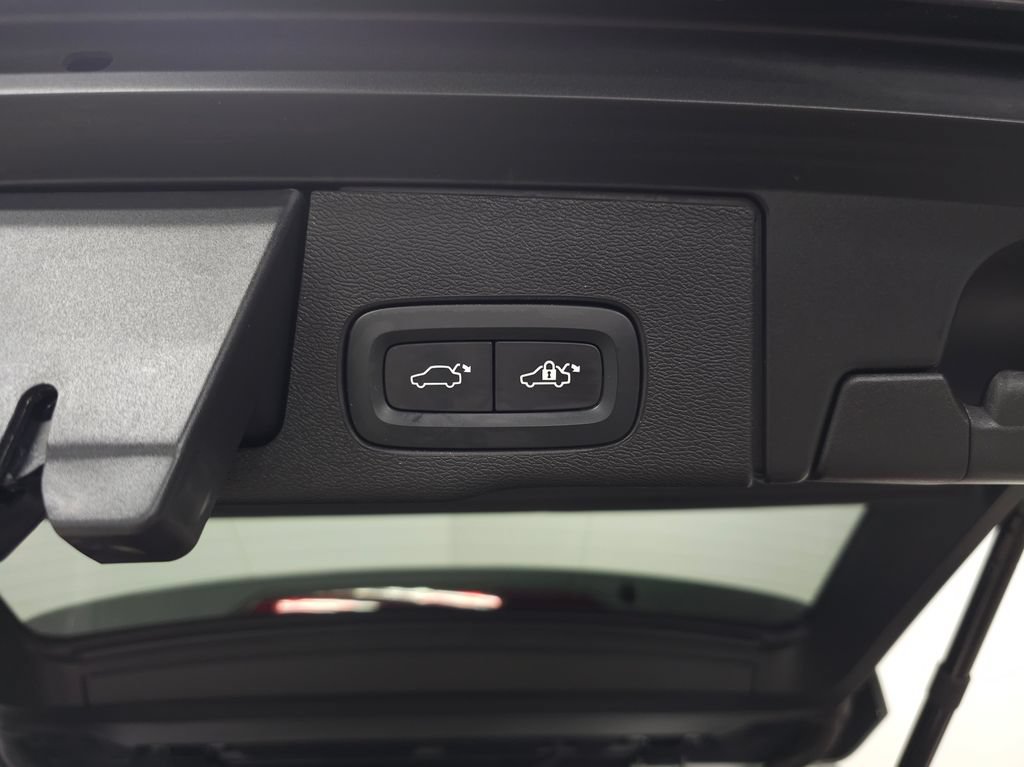 Certified 2024 Volvo XC60 T8 Ultimate w/ Protection Package Premier AWD/4WD image 10