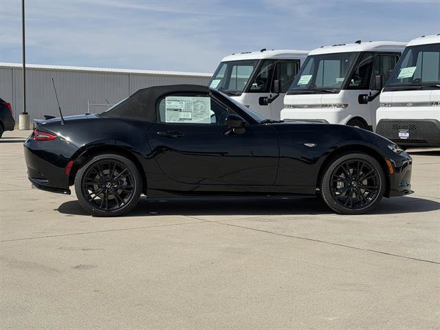 New 2026 MAZDA MX-5 Miata Club w/ Appearance Package RWD image 3
