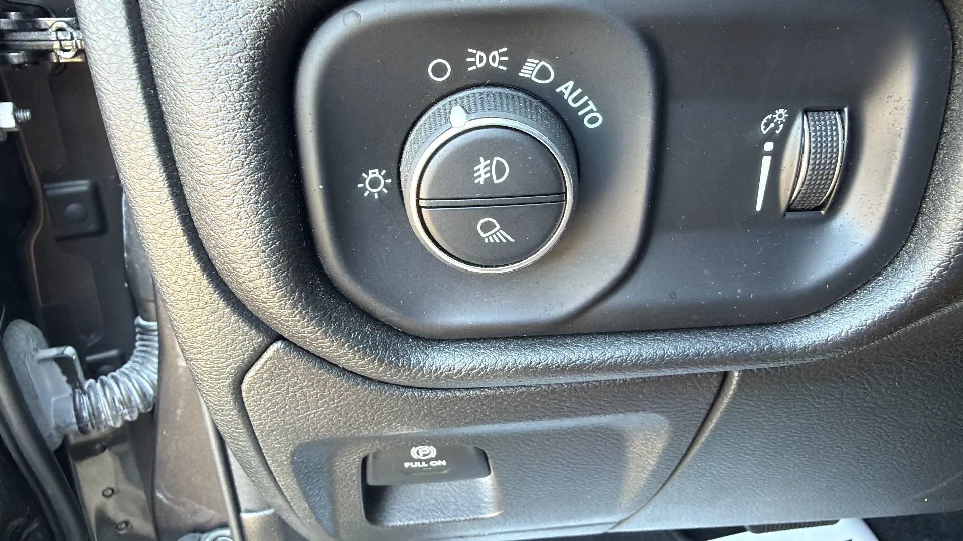 Used 2021 RAM 1500 Big Horn RWD image 20