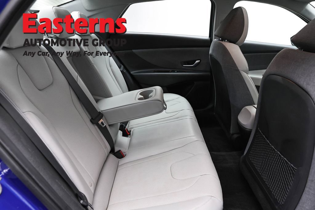 Used 2023 Hyundai Elantra Limited w/ Preferred Accessory Package image 25
