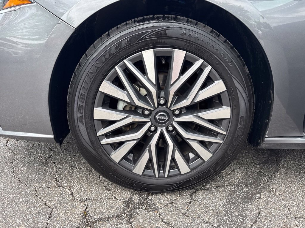 Used 2024 Nissan Altima 2.5 SV FWD image 42