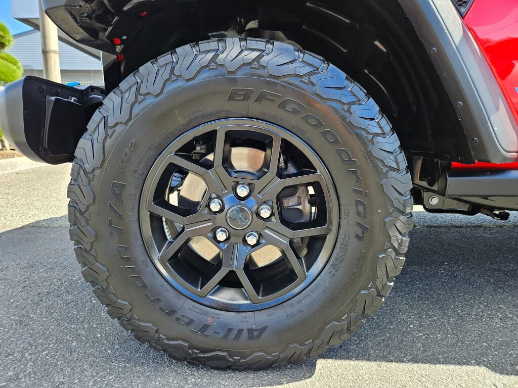 Used 2024 Jeep Wrangler Unlimited AWD/4WD image 9