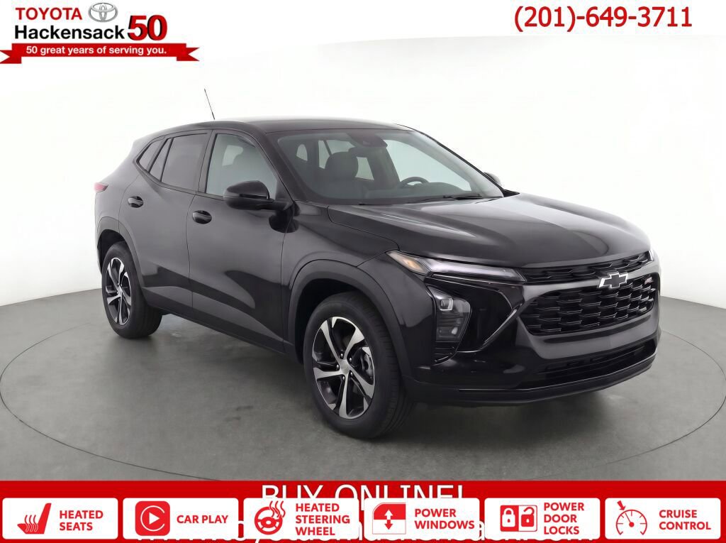 Used 2024 Chevrolet Trax RS w/ Driver Confidence Package FWD image 1