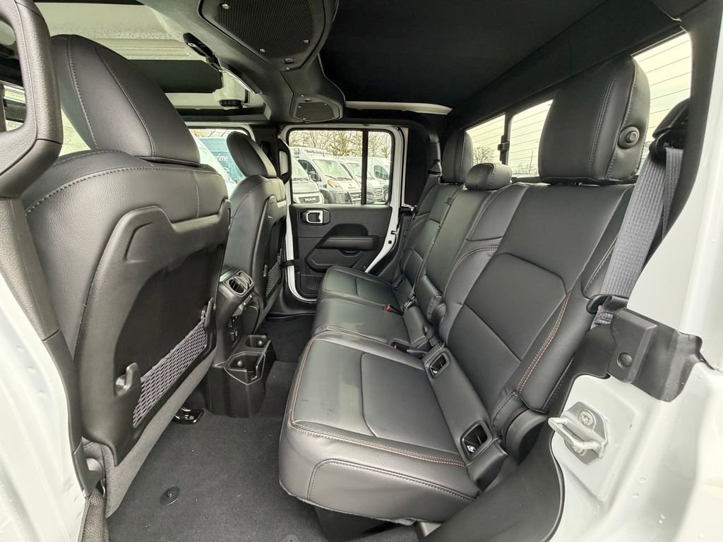 New 2026 Jeep Gladiator Sahara image 15