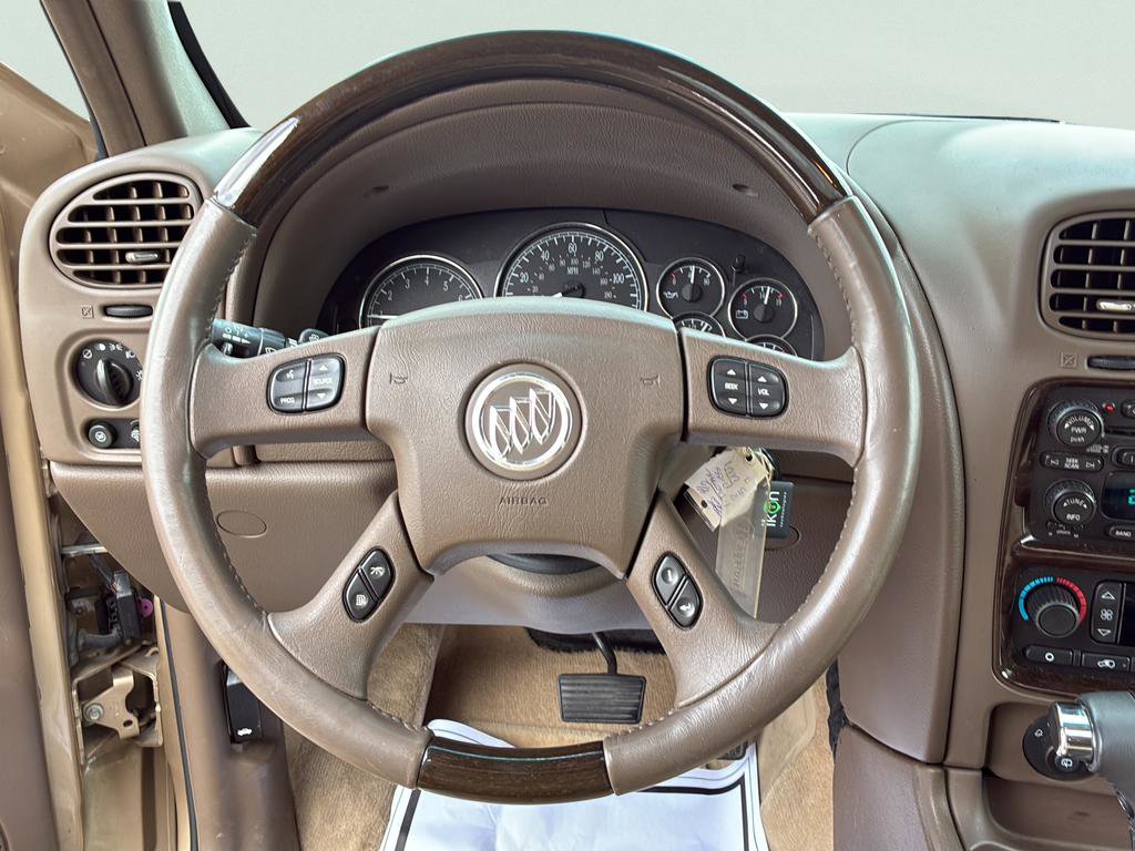 Used 2007 Buick Rainier CXL image 28