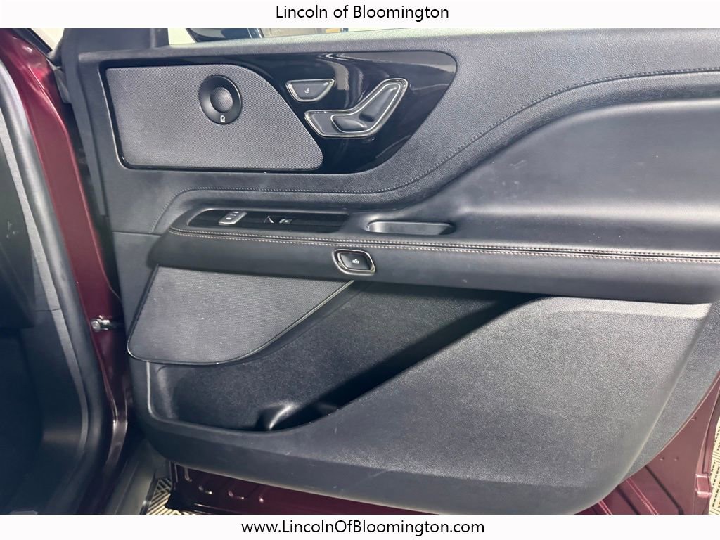 Used 2022 Lincoln Aviator Reserve w/ Elements Package Plus image 18