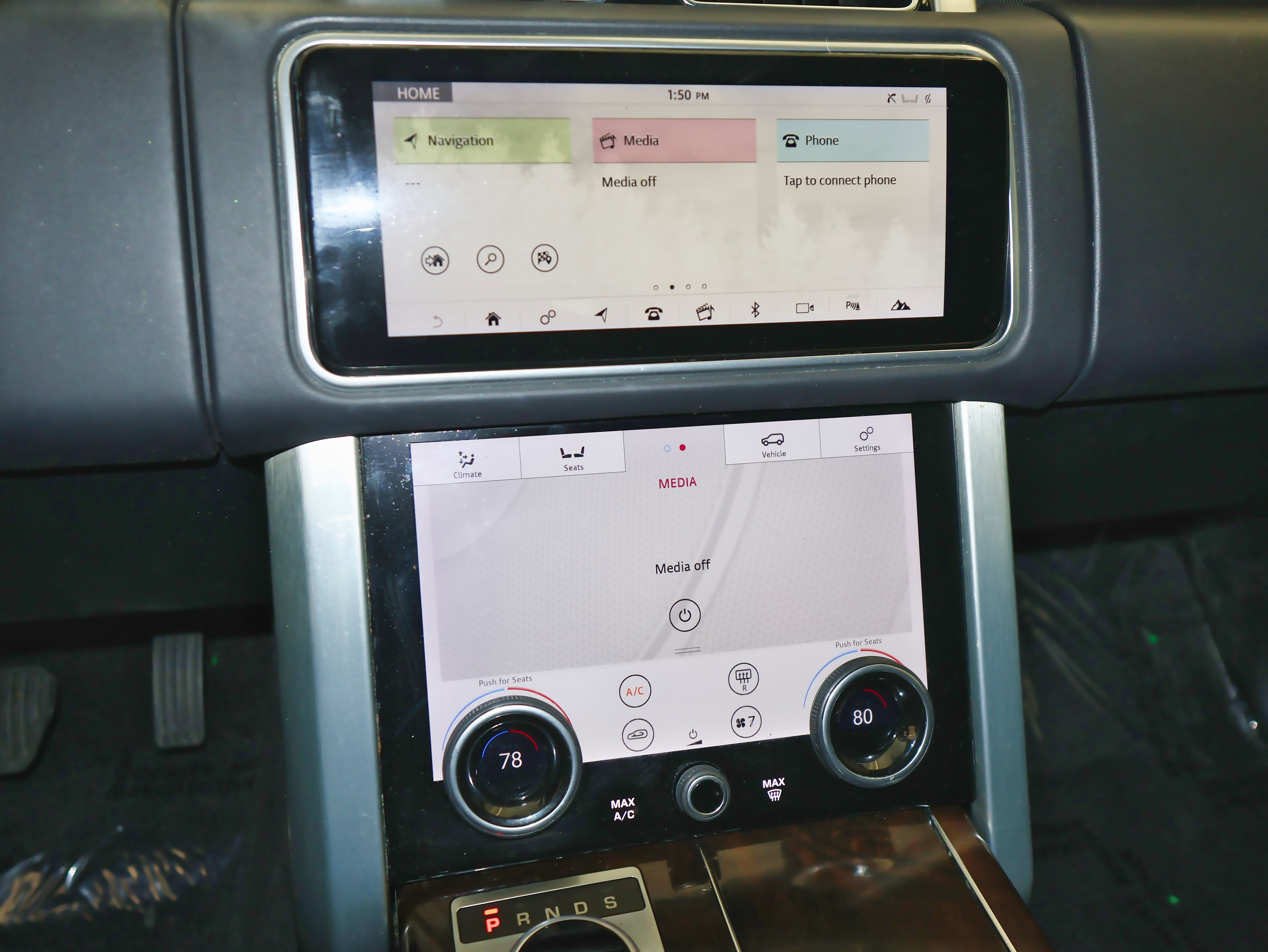 Used 2020 Land Rover Range Rover HSE image 32