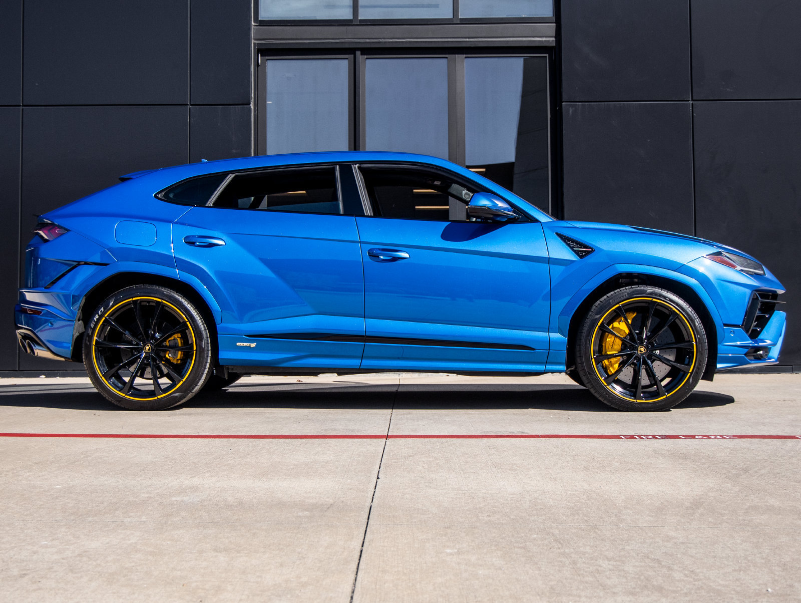 Used 2024 Lamborghini Urus S AWD/4WD image 10