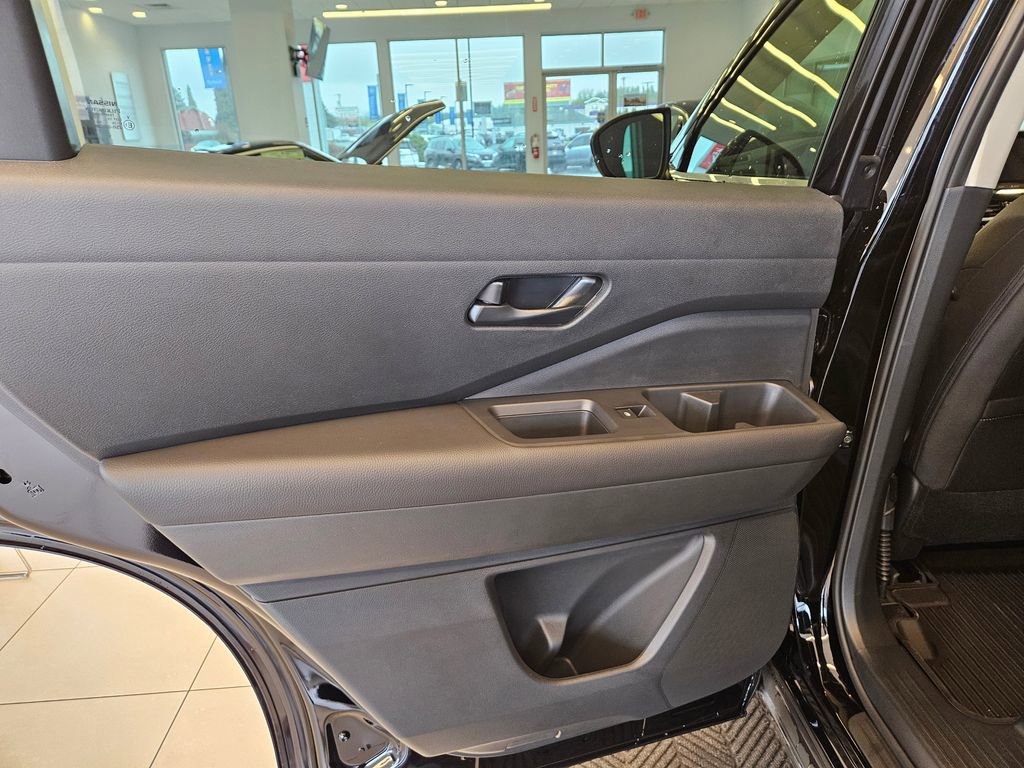 New 2025 Nissan Pathfinder SV w/ Black Appearance Package AWD/4WD image 25