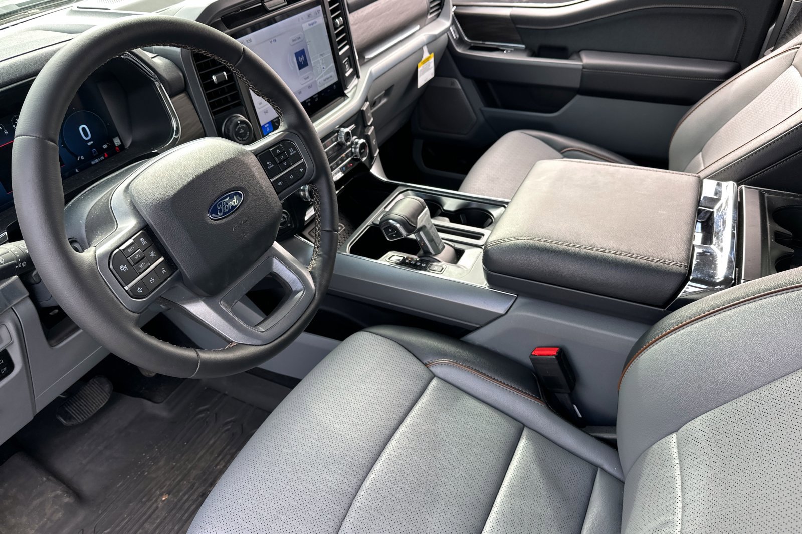 Used 2025 Ford F150 Lariat w/ Equipment Group 501A Mid image 9