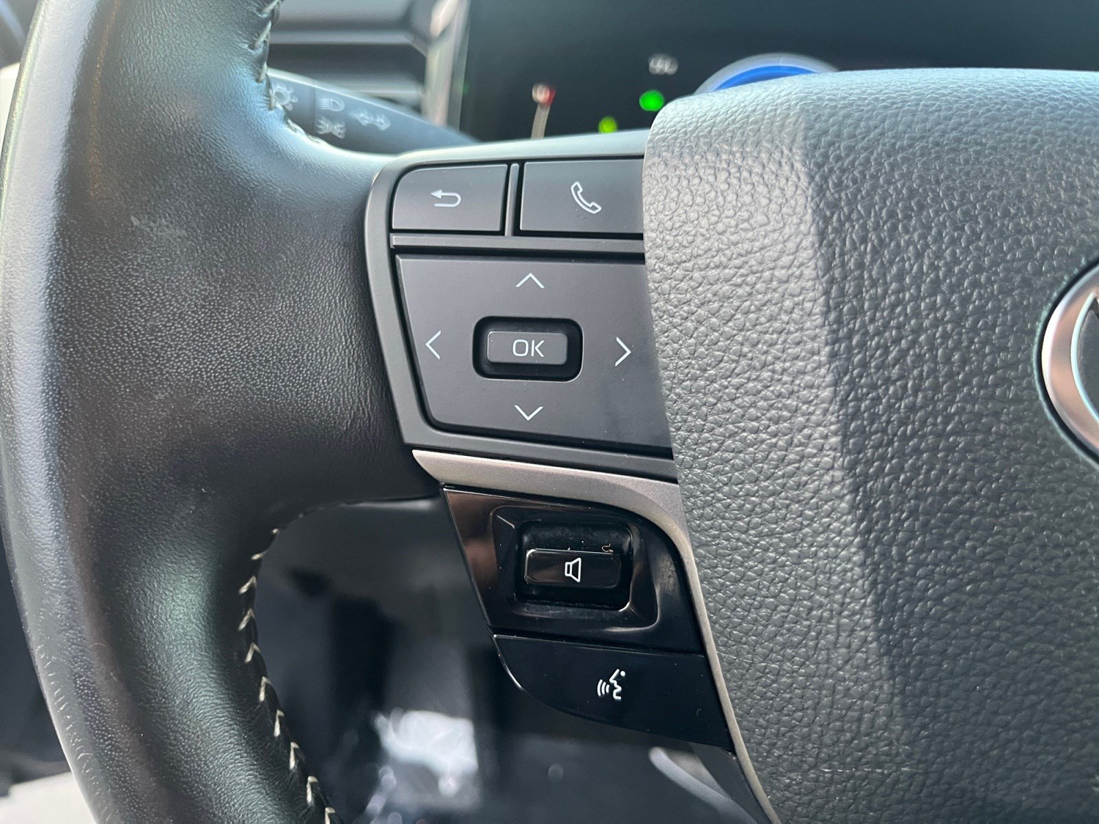 Used 2025 Toyota Camry SE FWD image 14