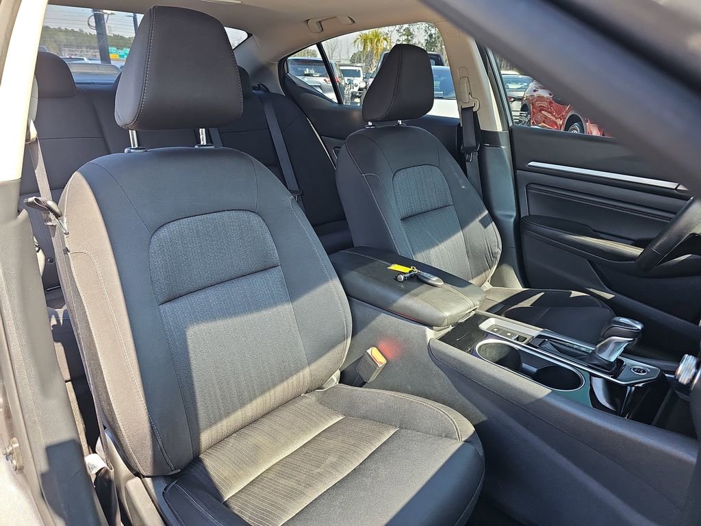Used 2022 Nissan Altima 2.5 SV w/ SV Premium Package image 13