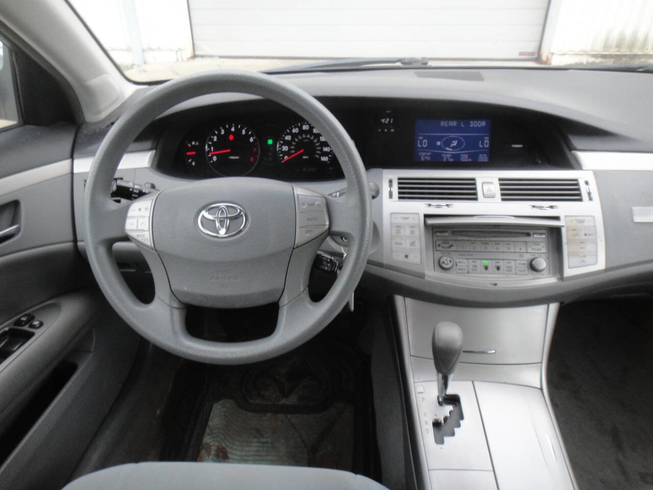Used 2010 Toyota Avalon XL image 10