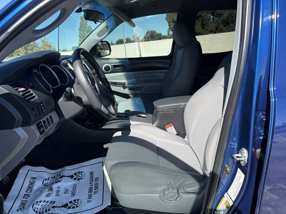 Used 2015 Toyota Tacoma PreRunner image 23