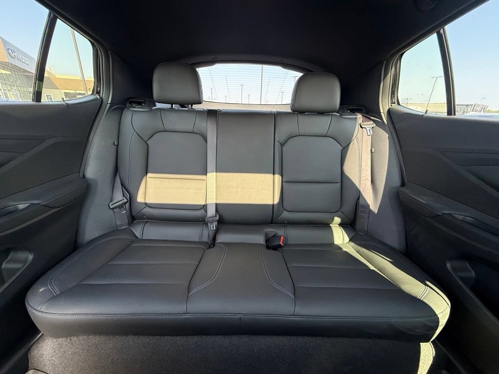 Used 2025 Buick Envista Sport Touring w/ Experience Buick Package FWD image 29