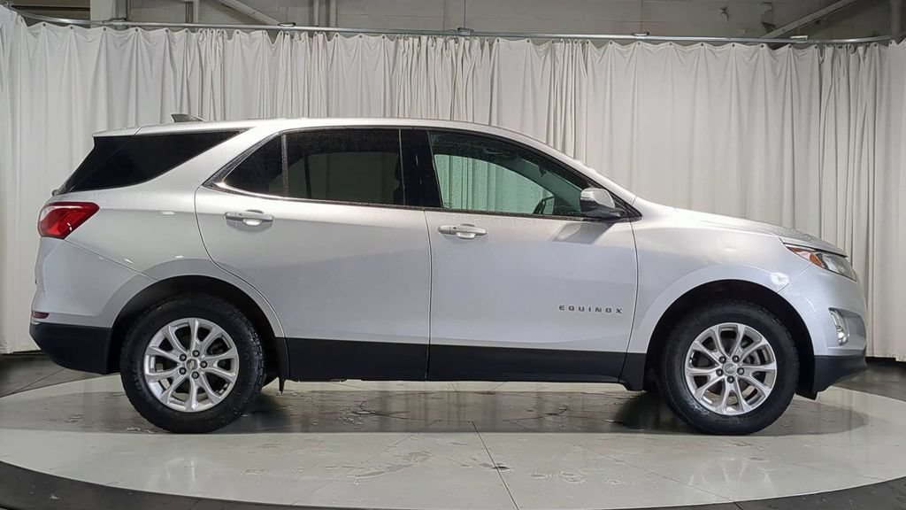 Used 2019 Chevrolet Equinox LT w/ Driver Convenience Package AWD/4WD image 11