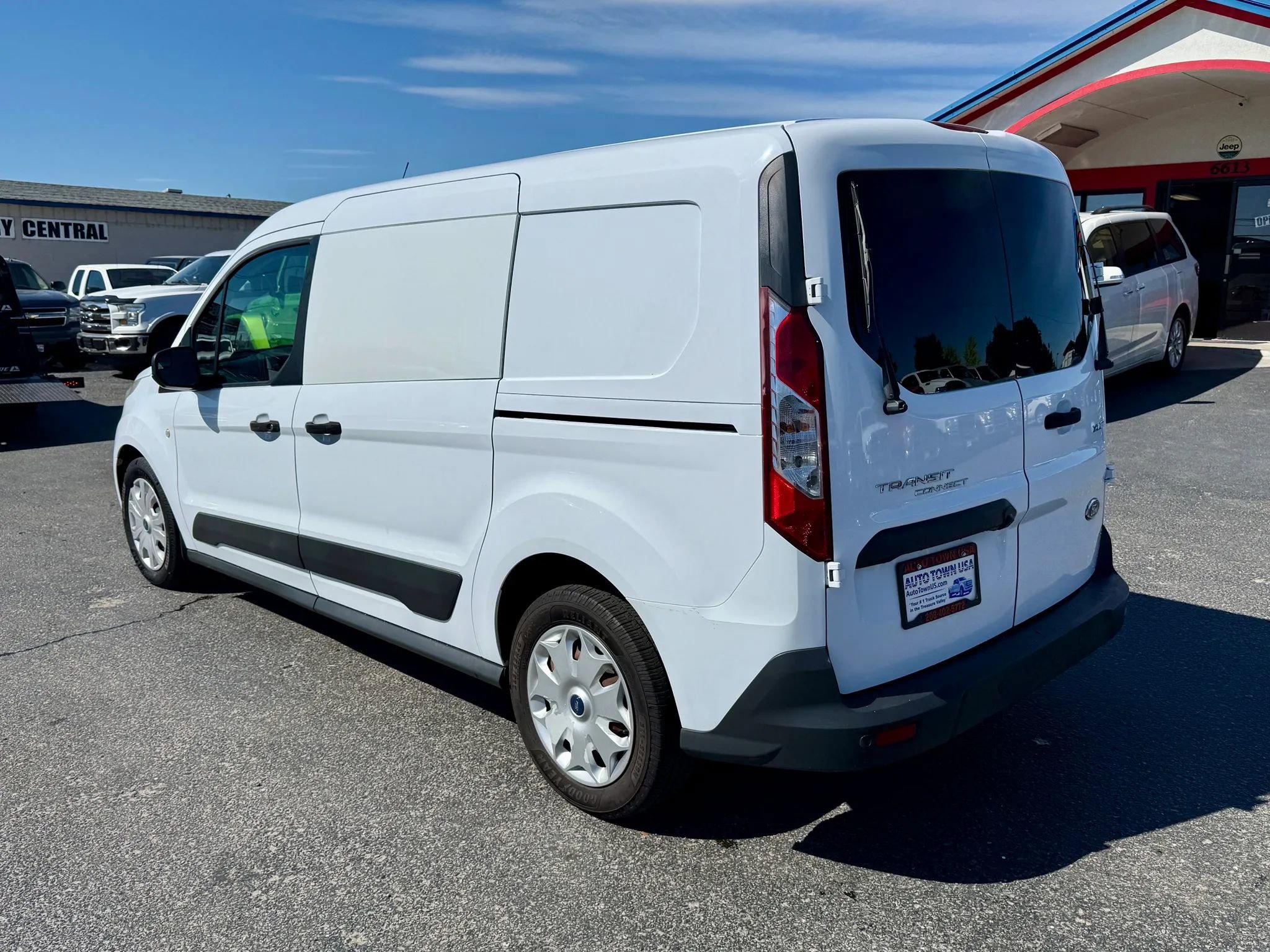 Used 2015 Ford Transit Connect XLT FWD image 3