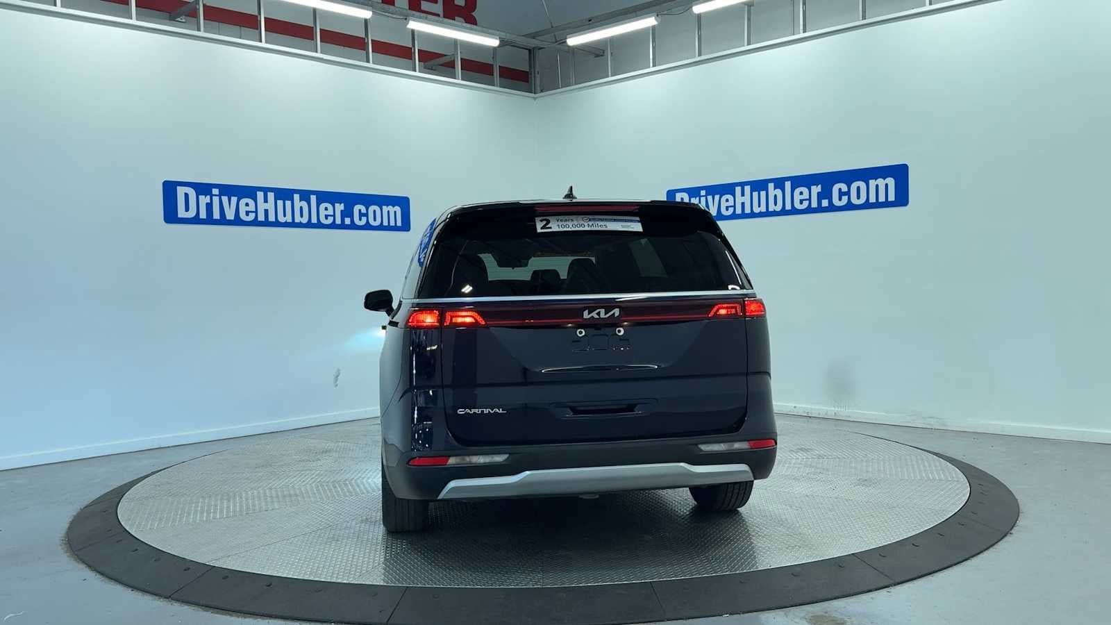 Used 2023 Kia Carnival LX FWD image 6