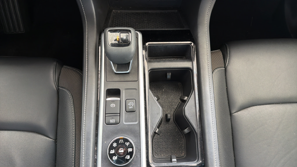 Used 2024 Nissan Pathfinder SL AWD/4WD image 16