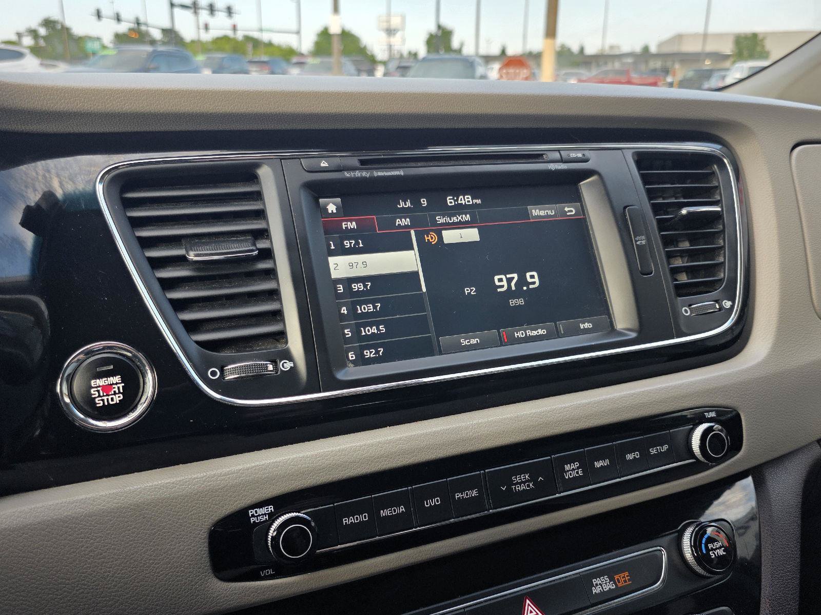 Used 2016 Kia Sedona SX Limited w/ Option Group 030 FWD image 20