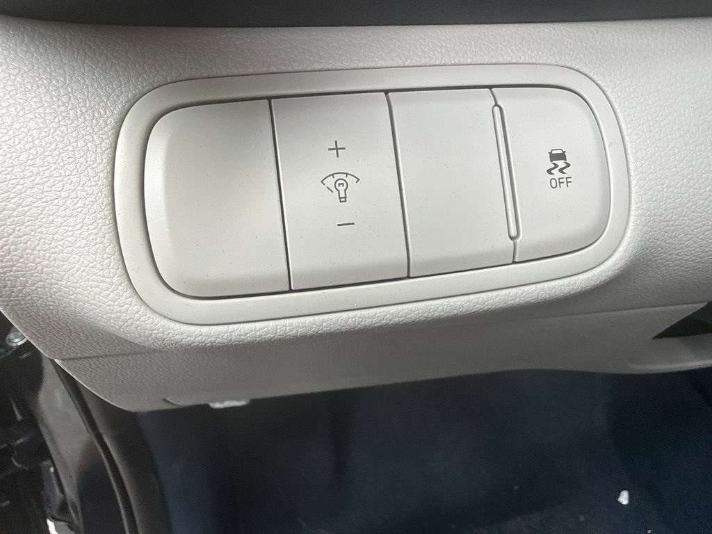 New 2026 Hyundai Venue SEL FWD image 13