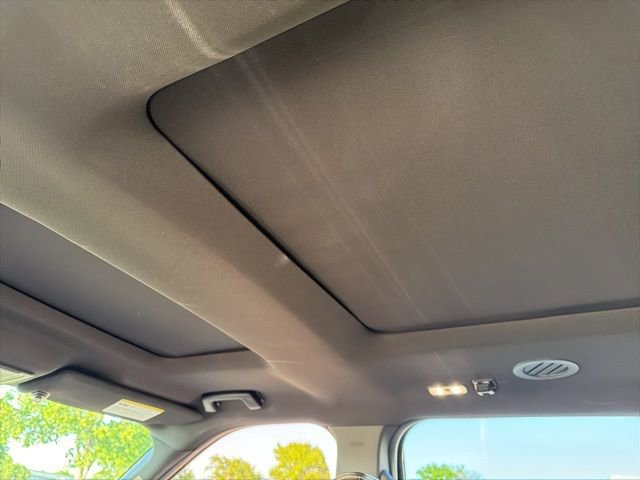 Used 2019 Ford Explorer Platinum AWD/4WD image 10