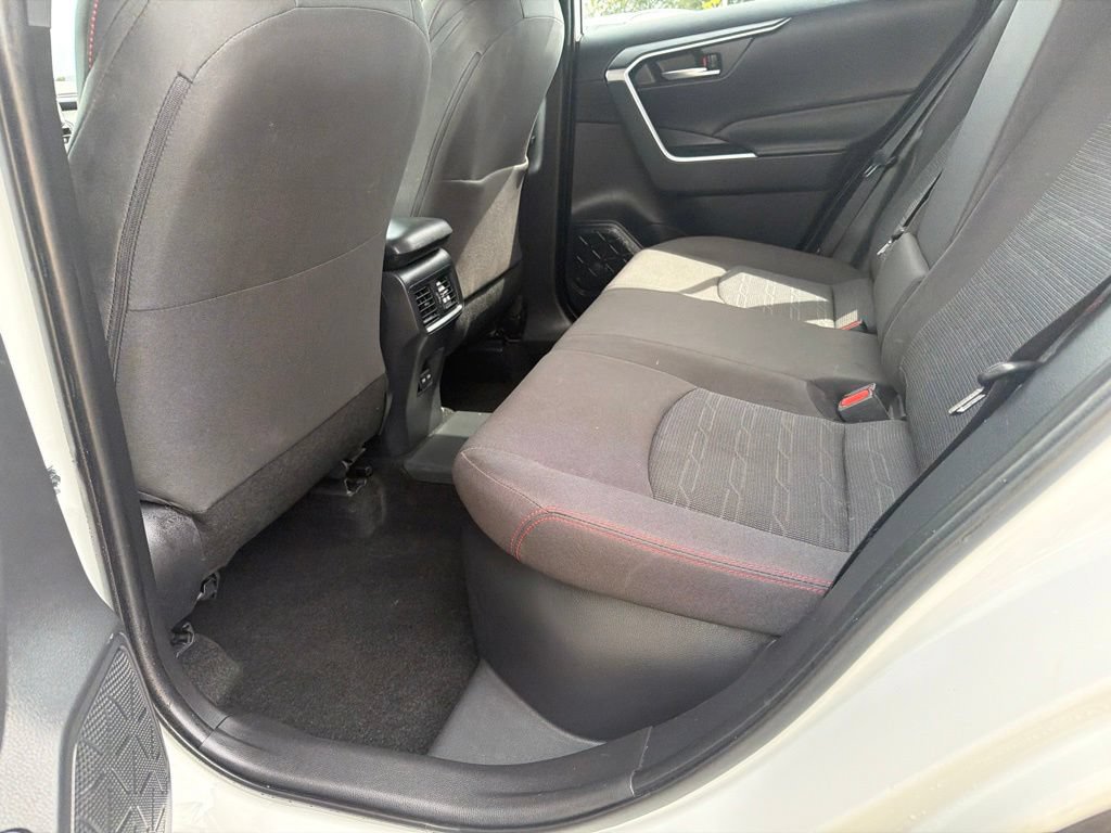 Used 2025 Toyota RAV4 SE AWD/4WD image 19