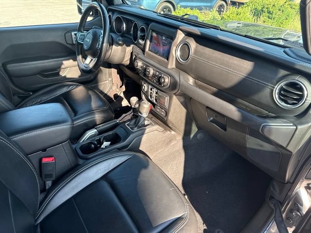 Used 2019 Jeep Wrangler Unlimited Sahara AWD/4WD image 17