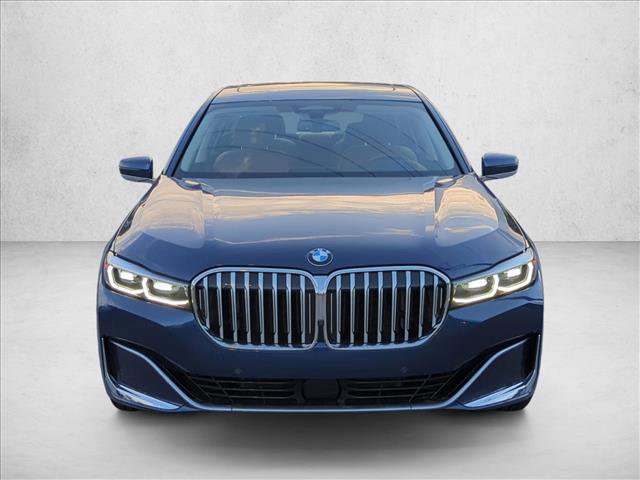 Used 2022 BMW 740i w/ Luxury Rear Seating Package RWD image 2