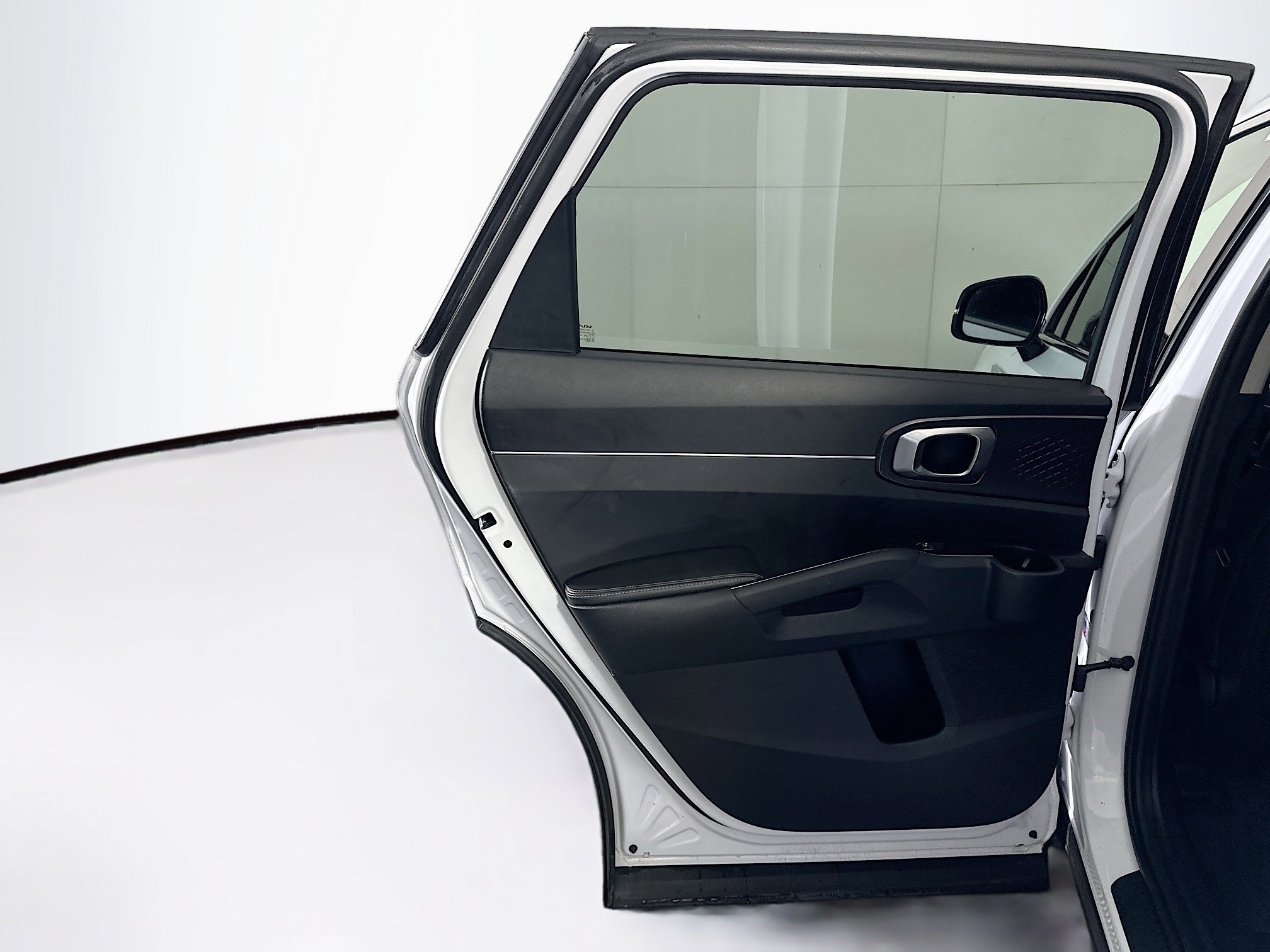 Used 2024 Kia Sorento S image 27