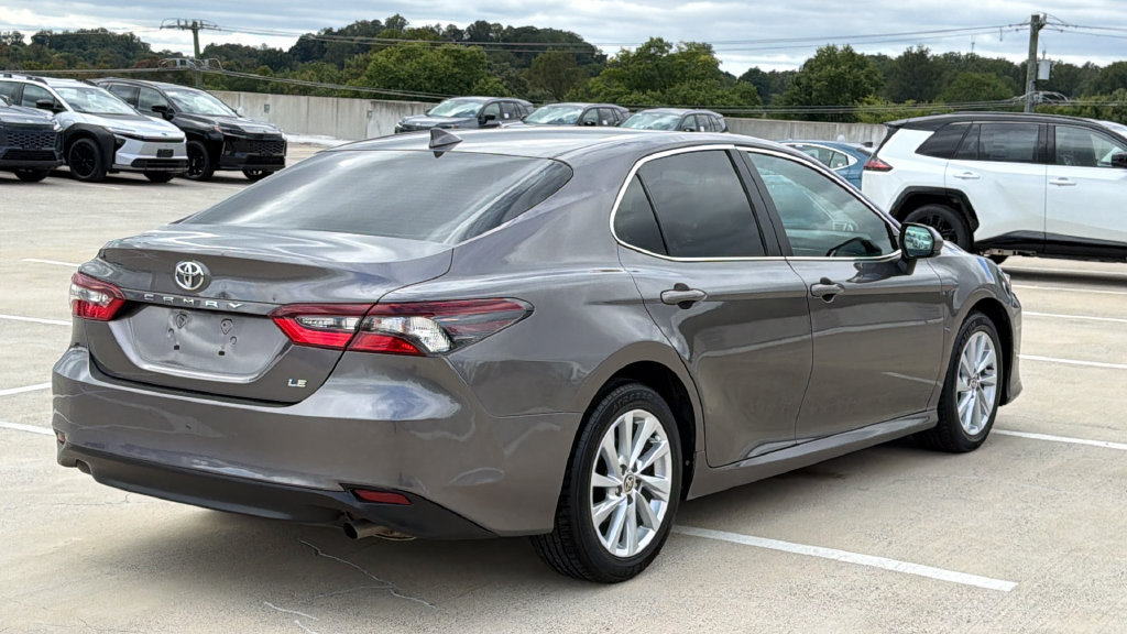 Used 2021 Toyota Camry LE FWD image 4