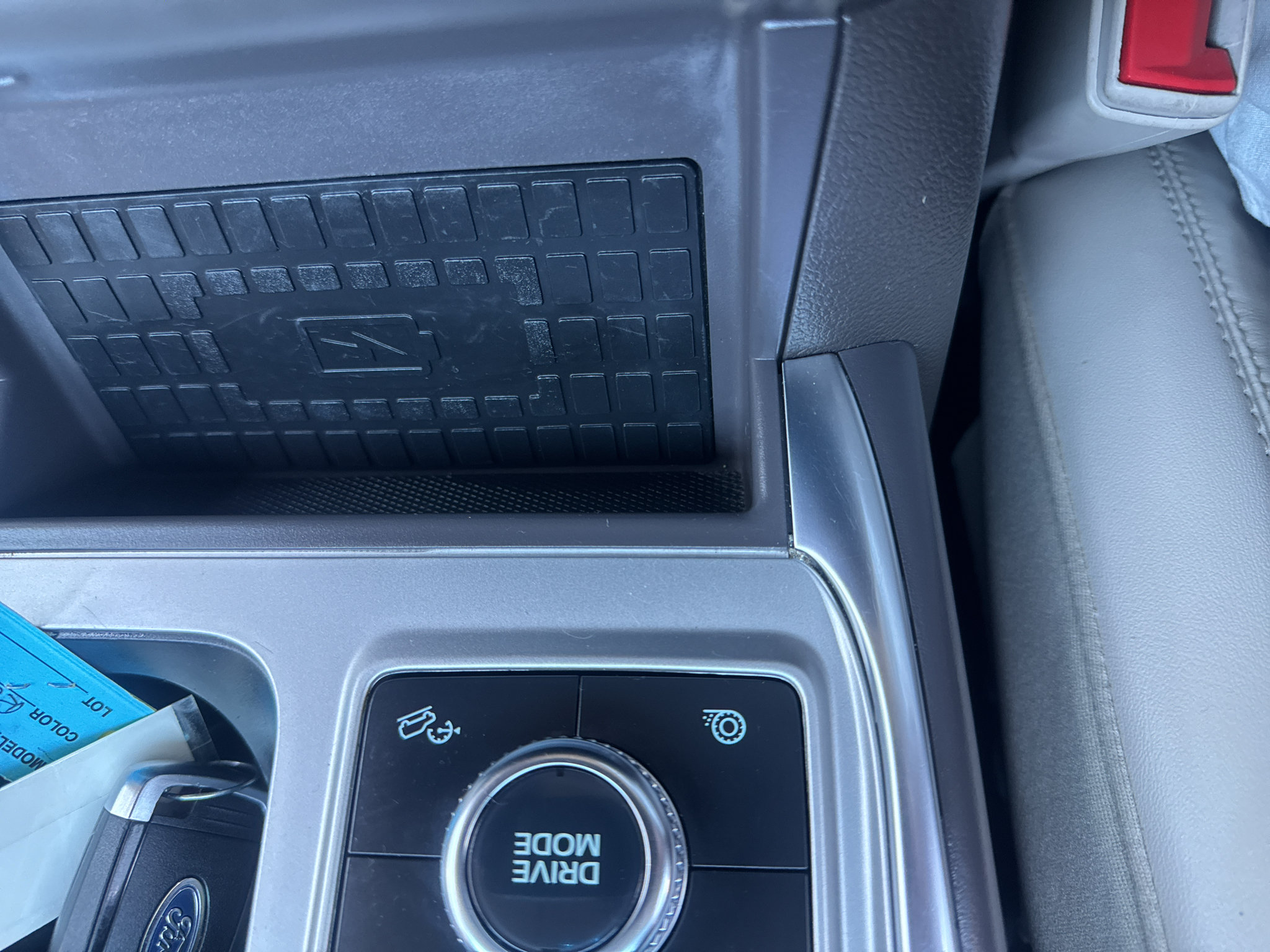 Used 2022 Ford Explorer Platinum w/ Technology Package AWD/4WD image 16