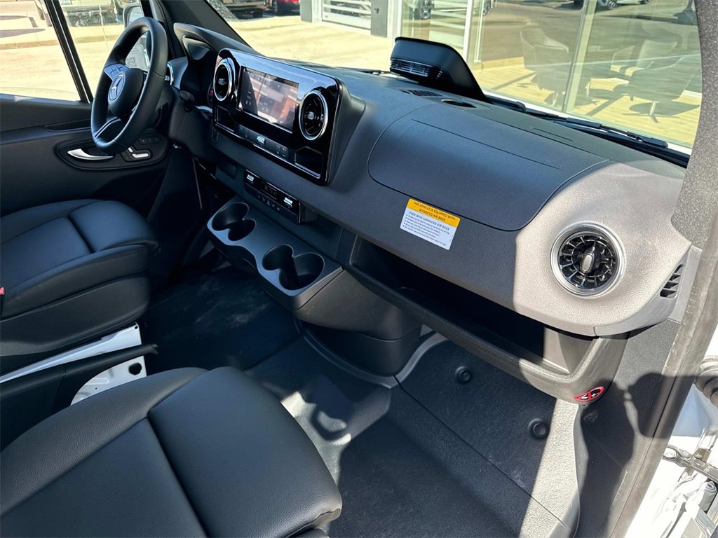 New 2025 Mercedes-Benz Sprinter 2500 image 12
