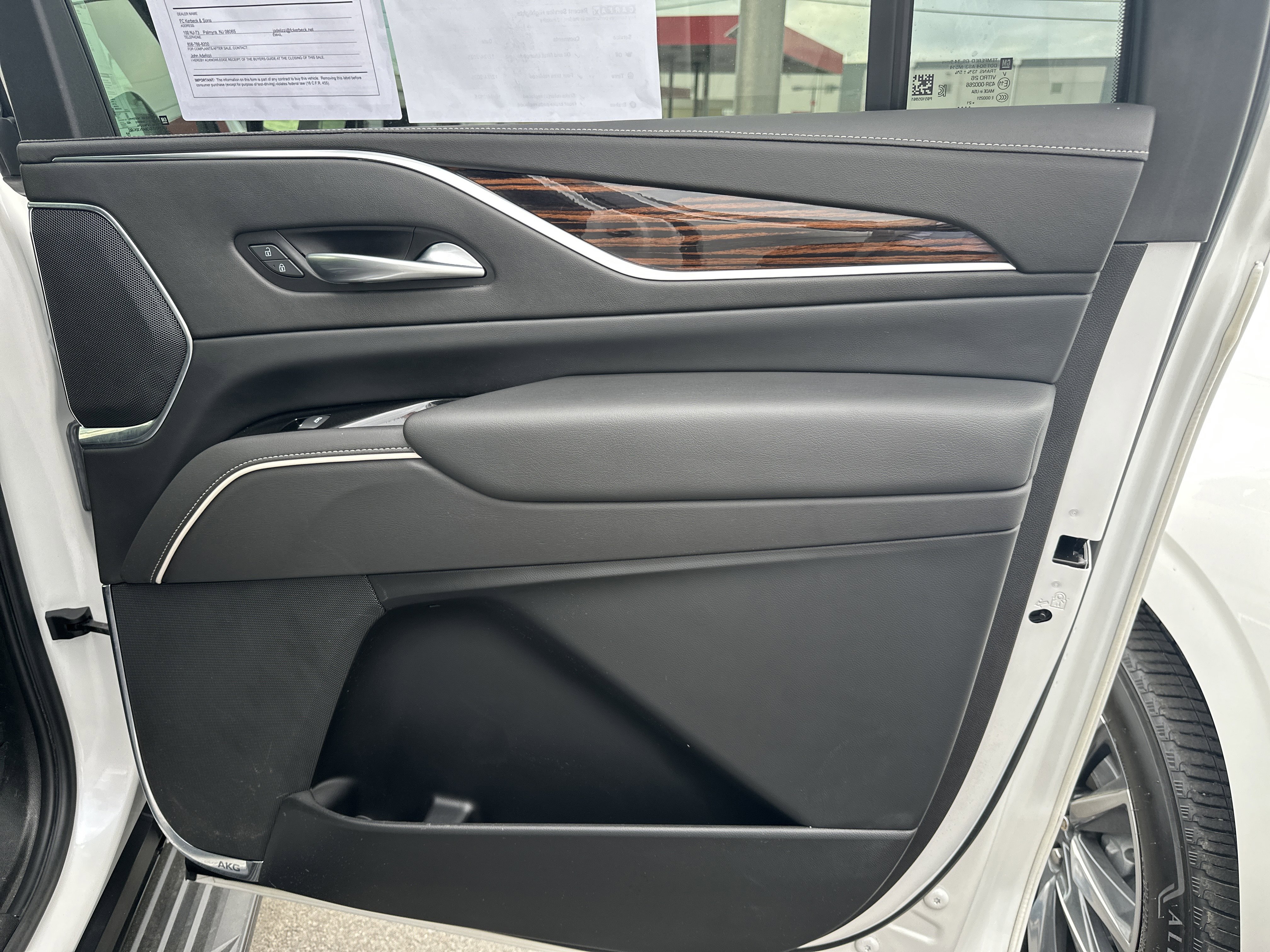 Certified 2021 Cadillac Escalade ESV Premium Luxury image 19