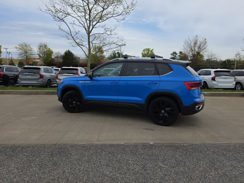 Used 2023 Volkswagen Taos SE AWD/4WD image 4