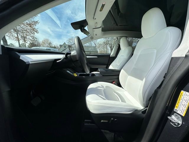 Used 2024 Tesla Model Y Long Range image 23