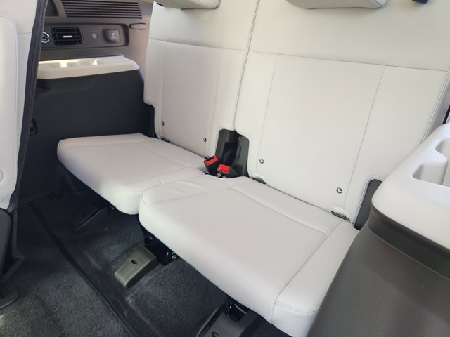 Certified 2025 Hyundai Santa Fe Calligraphy image 30