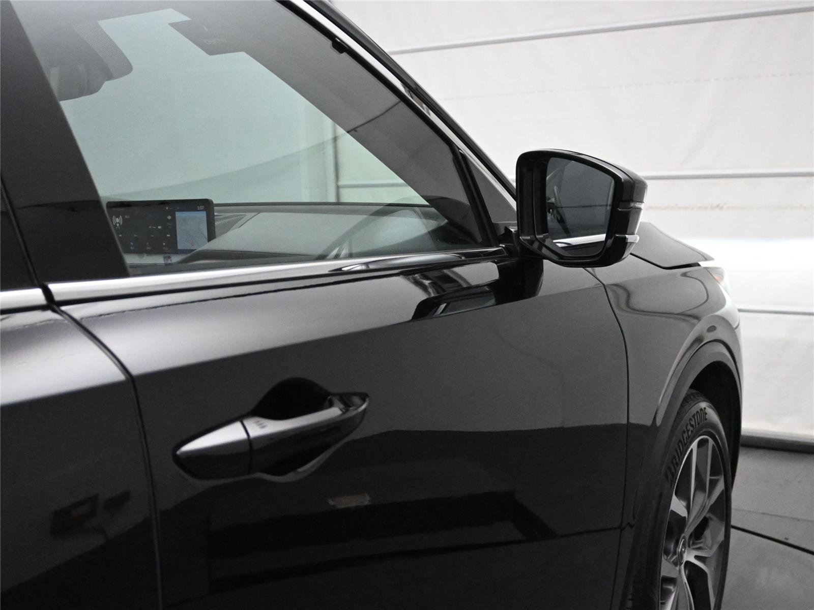 Certified 2024 Acura MDX SH-AWD w/ Technology Package image 18